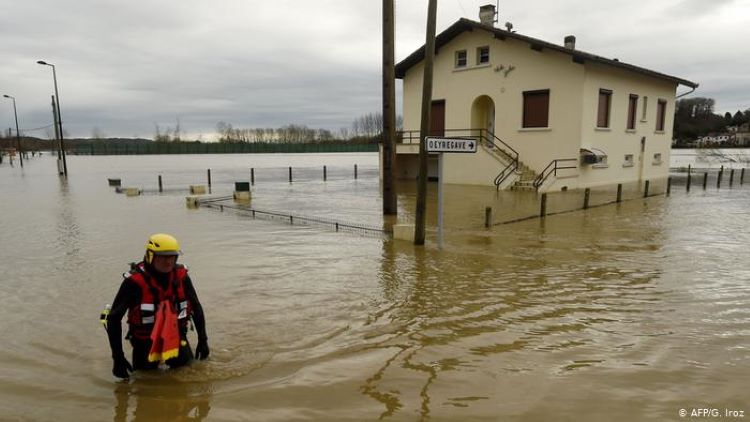 Tres víctimas mortales por lluvias e inundaciones en Francia.