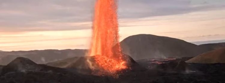 Fuentes de lava inusualmente altas en el Fagradalsfjall (Islandia) 