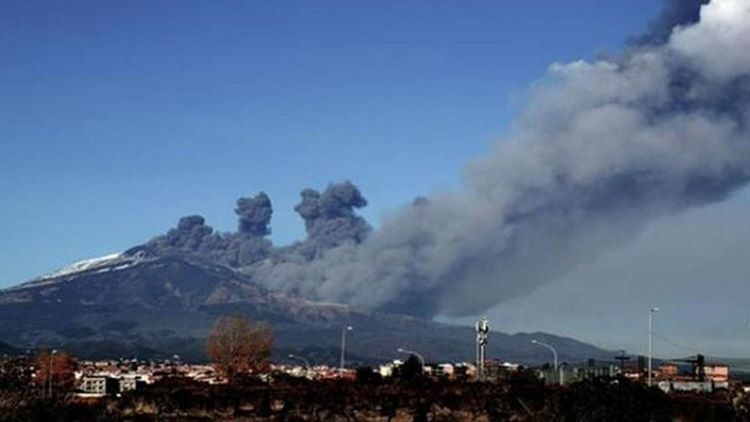 El volcán Etna ha entrado en erupción tras 20 días de tranquilidad (Italia) 