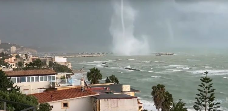 Tornado causa 1 muerto y varios heridos en Sicilia (Italia)