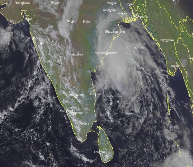 La tormenta tropical “Jawad” se acerca a la costa de Andhra Pradesh y Odisha (India)