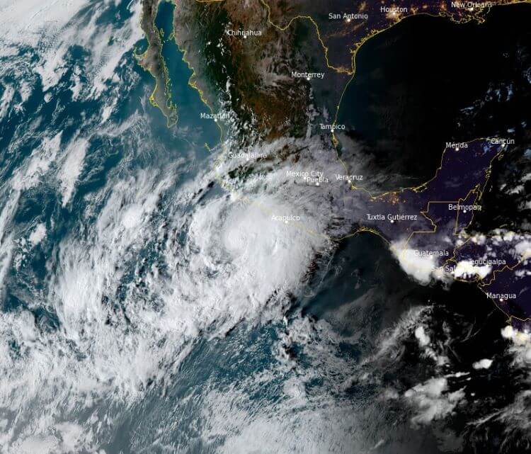 ¡Atención! La tormenta Tropical “Roslyn” se intensificará rápidamente en un huracán antes de toca tierra en México 