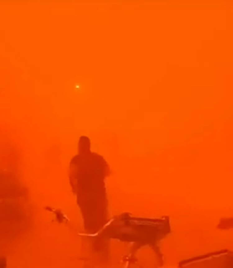 Tormenta de arena masiva engulle partes de Jordania y tiñe el cielo de color anaranjado